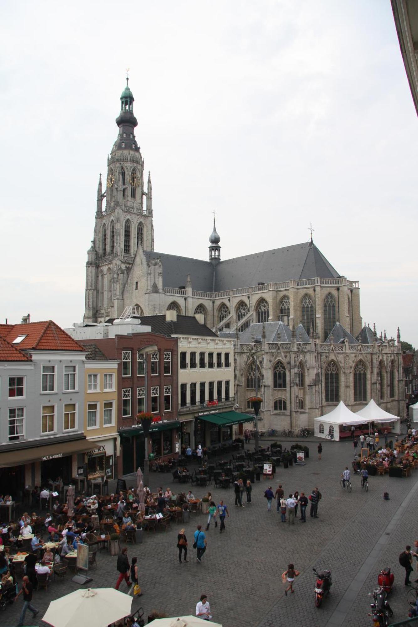 Stadshotel De Klok Breda Bagian luar foto